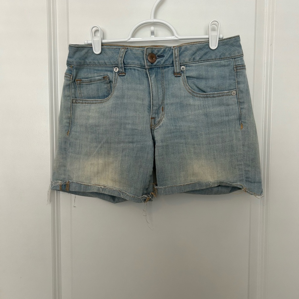 American Eagle Outfitters. Super stretch shorts. Size 6.